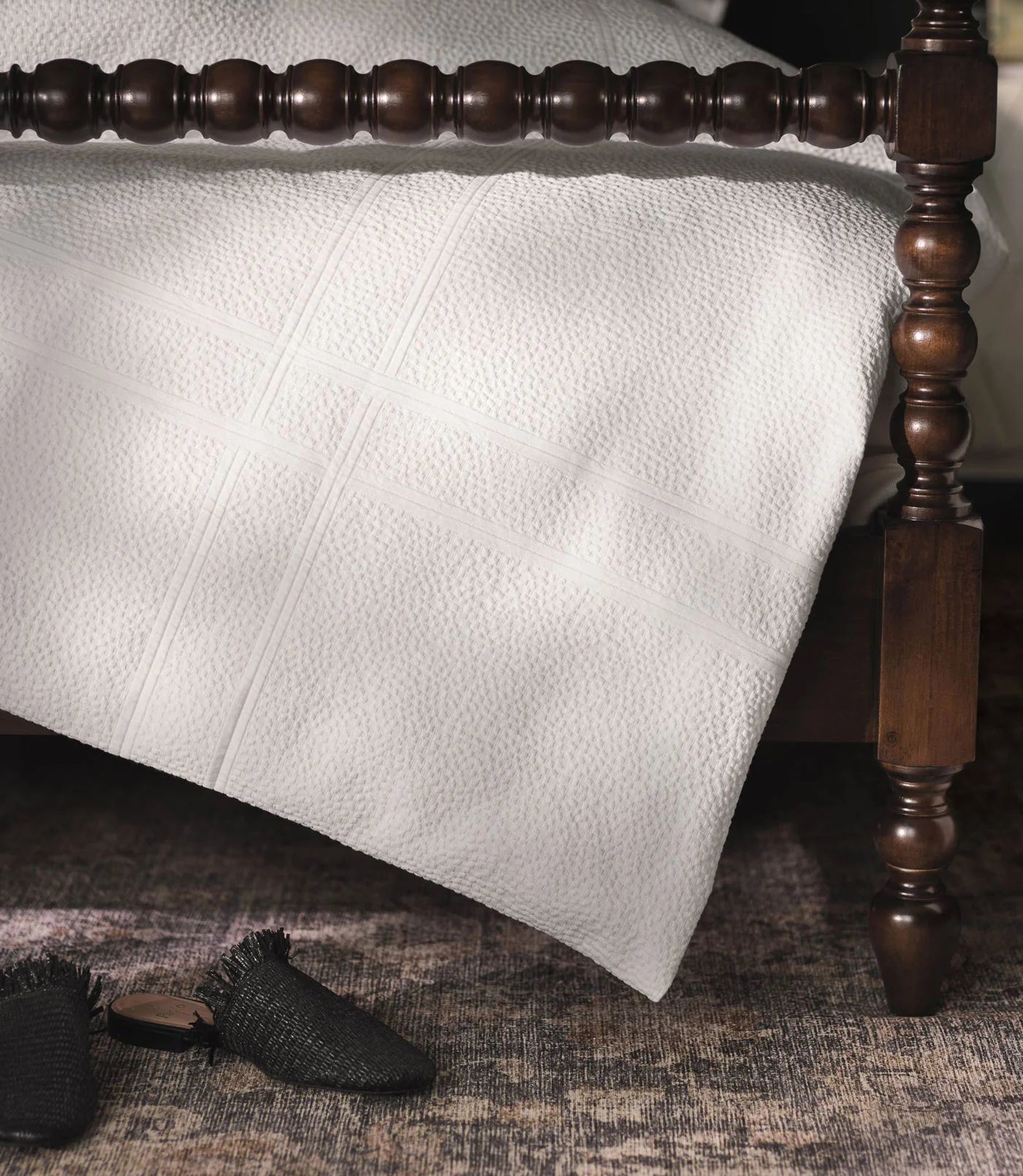 Montauk Matelassé Duvet Cover in Gray – 100% cotton – Peacock Alley Casa Marella