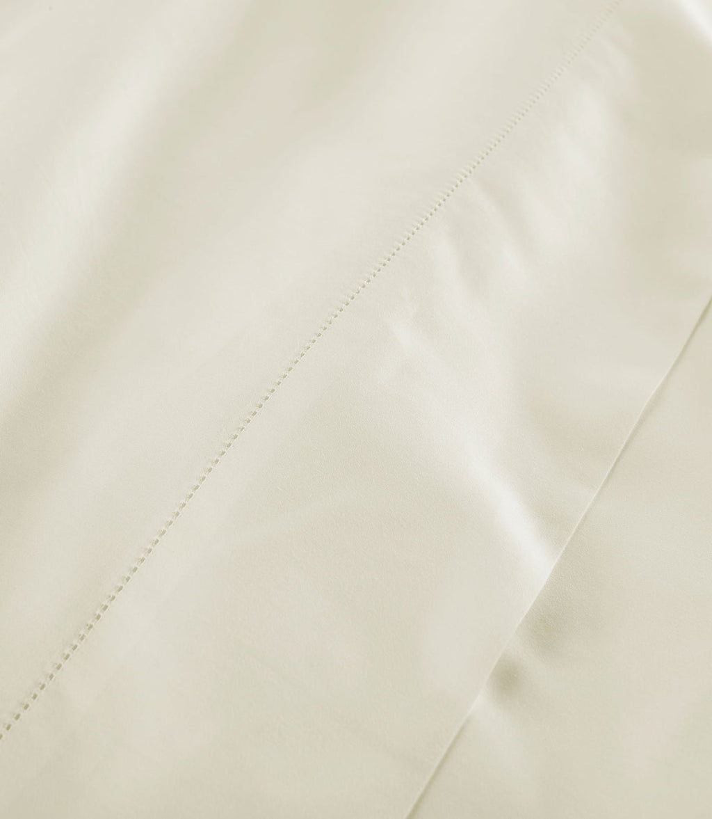 Clara Sateen Sheet Set | 100% Long-Staple Cotton | Peacock Alley for Casa Marella
