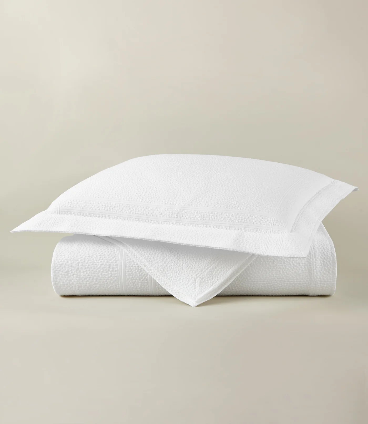 Montauk Matelassé Coverlet in White – OEKO-TEX certified cotton – Peacock Alley