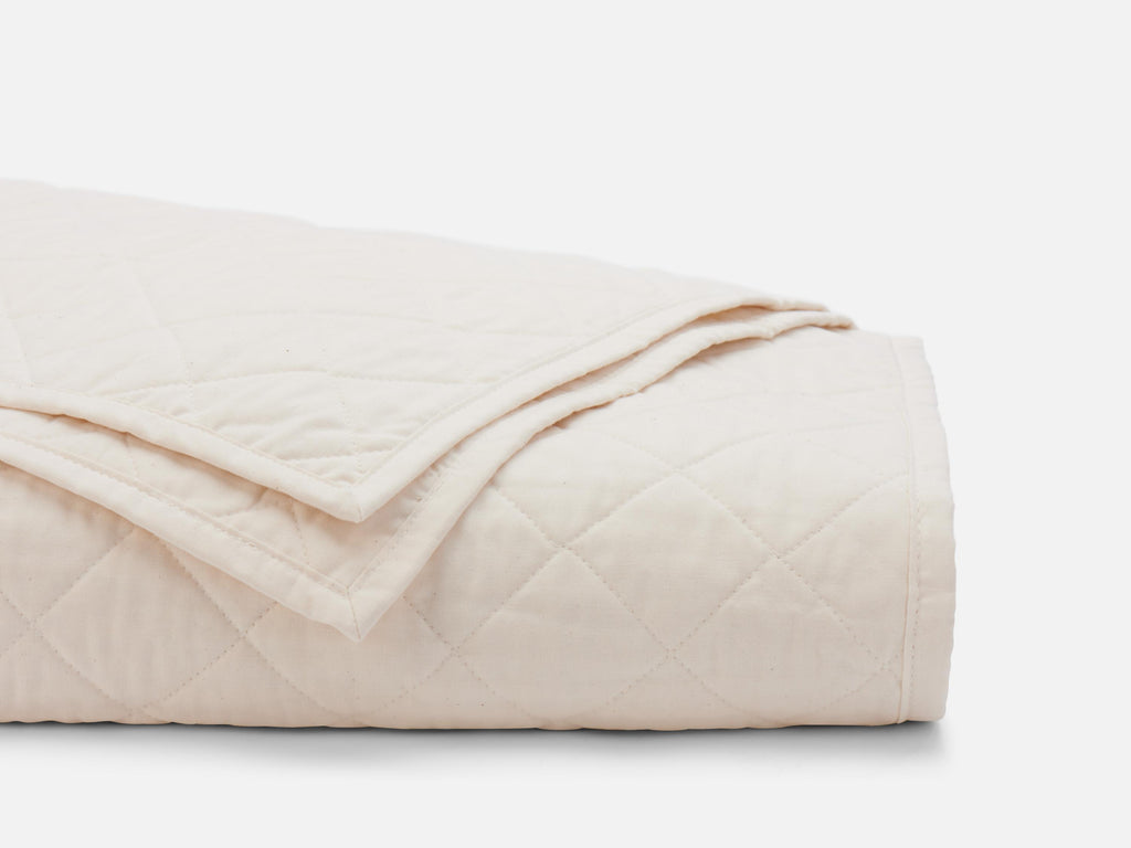 Classic Cotton Quilt bedroom styling – Red Land Cotton, Casa Marella Home Linens