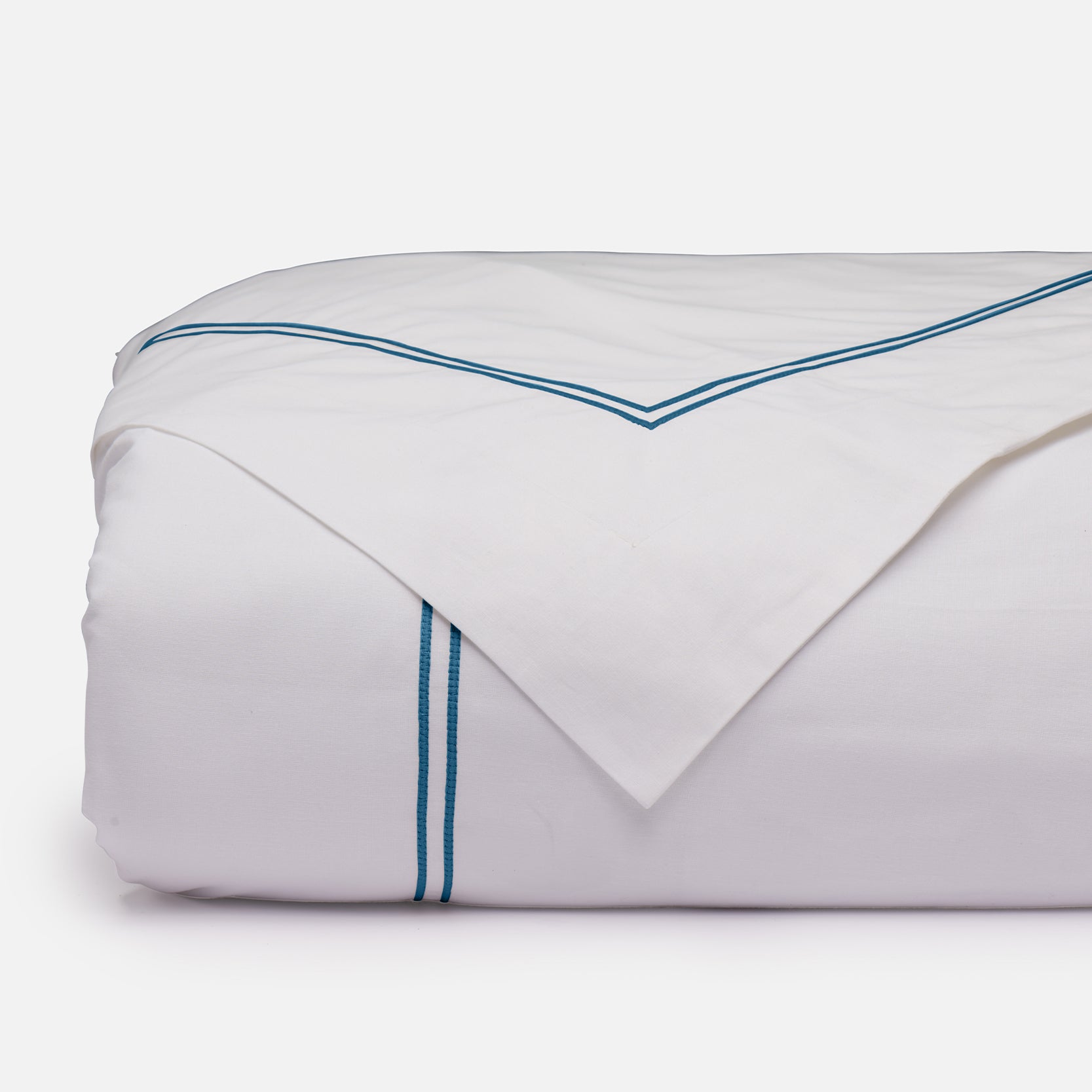 Ella Heirloom Embroidered Duvet Cover lifestyle bedroom – Red Land Cotton percale, Casa Marella