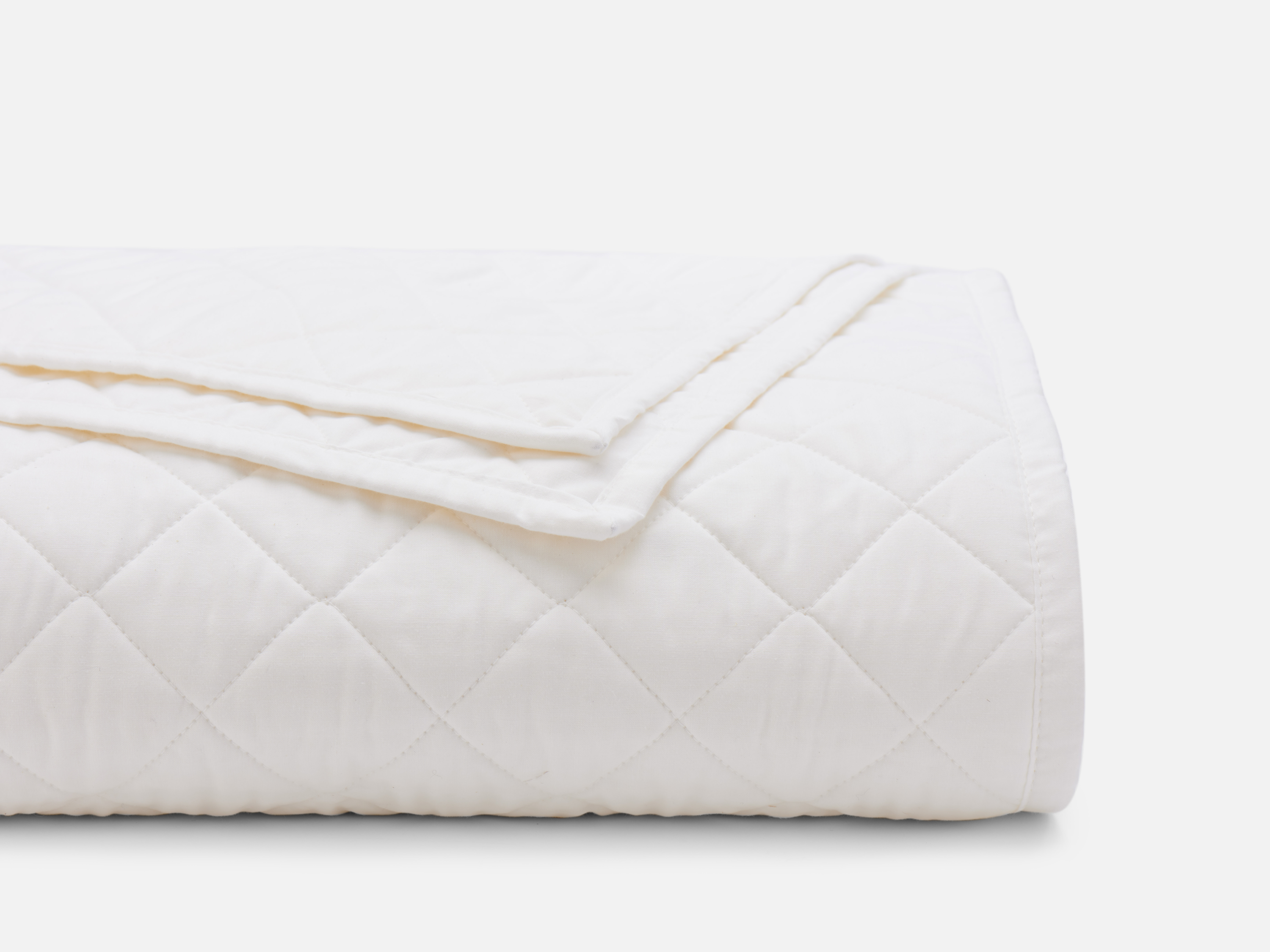 Classic Cotton Quilt product flat lay – sustainable luxury bedding, Casa Marella